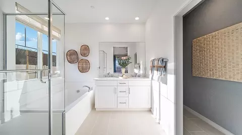 Bath - 27181 Xaphoon Ct, Menifee, CA 92585 photo 1 of 5