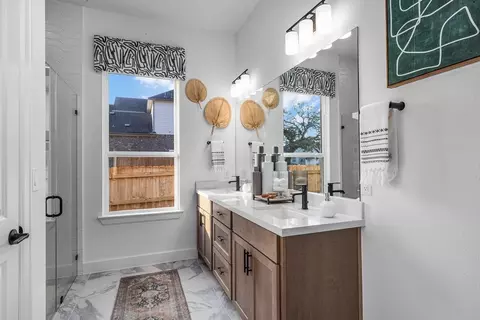Bath - 828 Sanger Ln, Leander, TX 78641 photo 1 of 1