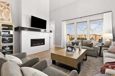 Living - 601 Trinity St, Van Alstyne, TX 75495 photo 4 of 5