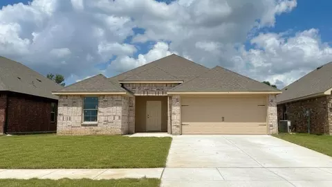 3300 Charleston Dr, Ennis, TX 75119