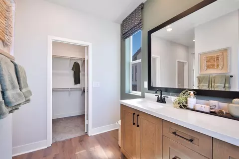 Bath - 113 Bushwillow Way, Piru, CA 93040 photo 1 of 5