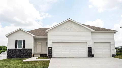 5702 N 181 St, Elkhorn, NE 68022