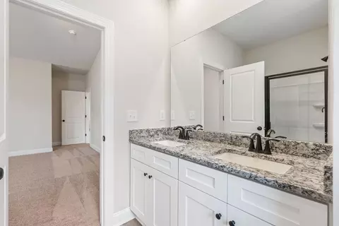 Bath - 830 Willow Estates Dr, Shelby, NC 28150 photo 1 of 2