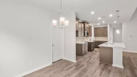 Dining - 39 Blues Dr, Pooler, GA 31322 photo 3 of 4