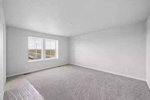 Living - 5721 Yarrow St, Brighton, CO 80601 photo 6 of 7