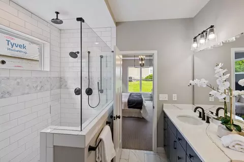 Bath - 225 Tilly Ct, Springboro, OH 45066 photo 1 of 3