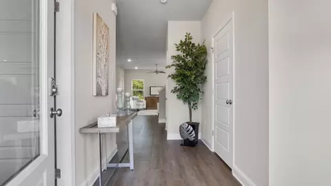 Entry Way - Fields Way, Pass Christian, MS 39571 photo 4 of 13