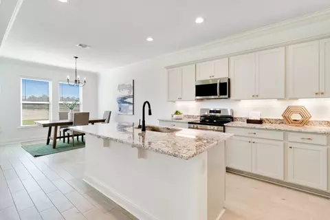 Kitchen - Pencarrow Circle, Ocean Springs, MS 39564 photo 1 of 3