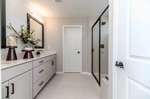 Bath - 502 Midsummer St, Aberdeen, NC 28315 photo 1 of 4