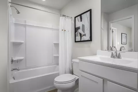 Bath - 37 Peter Christopher Ct, Wickliffe, OH 44092 photo 1 of 2