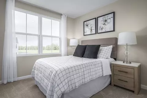 Bedroom - 37 Peter Christopher Ct, Wickliffe, OH 44092 photo 2 of 4