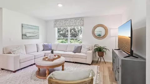 Living - 2419 Ring Rd, Spring Hill, FL 34606 photo 3 of 4