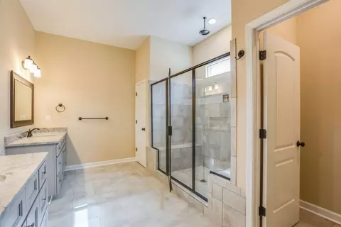 Bath - 234 Hall Rd, Hampton, VA 23664 photo 2 of 11
