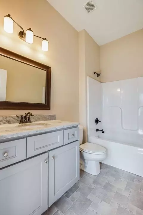 Bath - 234 Hall Rd, Hampton, VA 23664 photo 6 of 11