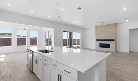 Kitchen - 524 E Bramish Place Dr, Washington, UT 84780 photo 1 of 2