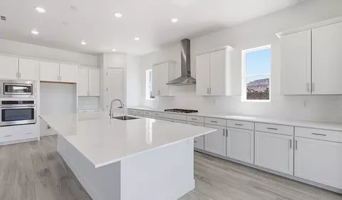 Kitchen - 524 E Bramish Place Dr, Washington, UT 84780 photo 3 of 3