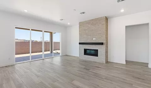Living - 524 E Bramish Place Dr, Washington, UT 84780 photo 1 of 1