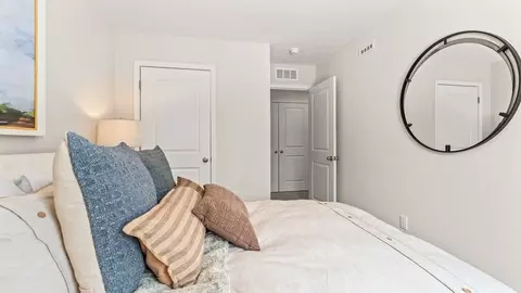 Bedroom - 10371 Mae Ct, Cincinnati, OH 45251 photo 10 of 10