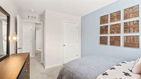 Bedroom - 10371 Mae Ct, Cincinnati, OH 45251 photo 7 of 10