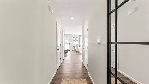 Entry Way - 10371 Mae Ct, Cincinnati, OH 45251 photo 3 of 7
