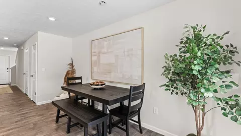 Dining - 10371 Mae Ct, Cincinnati, OH 45251 photo 1 of 3
