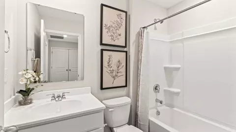 Bath - 10371 Mae Ct, Cincinnati, OH 45251 photo 6 of 8