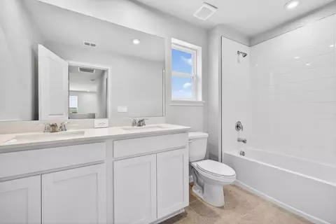 Bath - 13010 Sunseed St, Parrish, FL 34219 photo 1 of 1