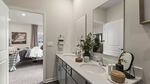 Bath - 2112 Hackberry St, Springfield, OH 45505 photo 5 of 7