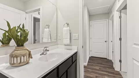 Entry Way - 2112 Hackberry St, Springfield, OH 45505 photo 6 of 10