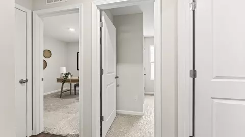 Entry Way - 2112 Hackberry St, Springfield, OH 45505 photo 5 of 10