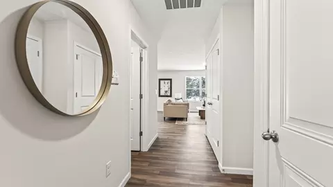 Entry Way - 2112 Hackberry St, Springfield, OH 45505 photo 7 of 10