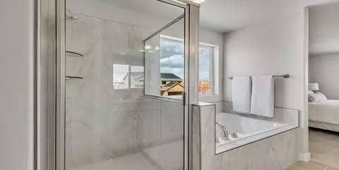 Bath - 2941 S 2425 W, Syracuse, UT 84075 photo 2 of 4