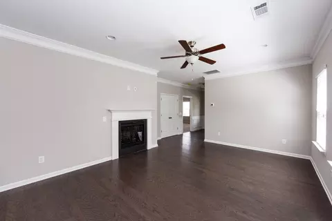 Living - 4923 Hazelnut Ln, Apison, TN 37302 photo 3 of 18
