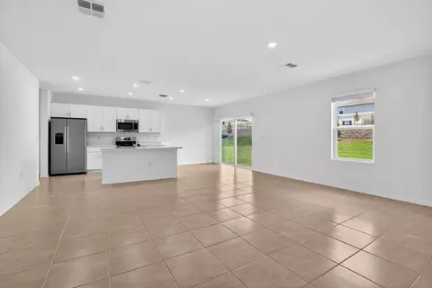 371 Cornerstone Dr, Groveland, FL 34736