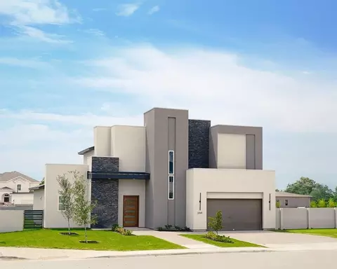 3925 Sun Valley Dr, Laredo, TX 78045