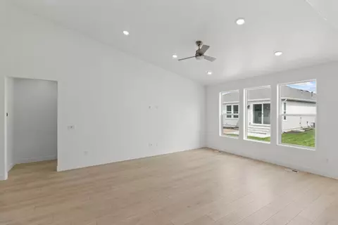 Living - 195 E 580 N, Providence, UT 84332 photo 2 of 4