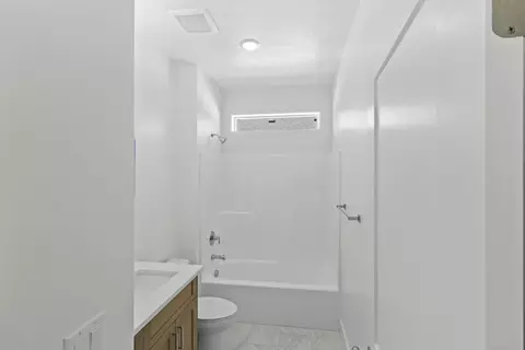 Bath - 195 E 580 N, Providence, UT 84332 photo 2 of 7