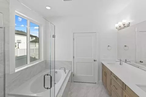 Bath - 195 E 580 N, Providence, UT 84332 photo 3 of 7
