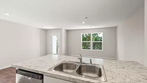 Kitchen - 10316 Mae Ct, Cincinnati, OH 45251 photo 4 of 8