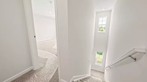 Entry Way - 10316 Mae Ct, Cincinnati, OH 45251 photo 3 of 13