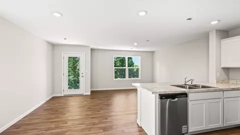 Living - 10316 Mae Ct, Cincinnati, OH 45251 photo 1 of 6