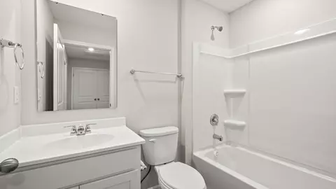 Bath - 10316 Mae Ct, Cincinnati, OH 45251 photo 6 of 15