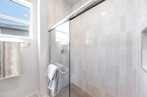 Bath - 735 Sun Mesa Dr, Sun Valley, NV 89433 photo 2 of 3