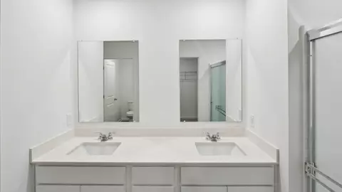 Bath - 2301 Legacy Pointe Blvd, Plainfield, IL 60586 photo 3 of 7