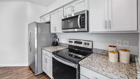 Kitchen - 706 Embark Cir, Greer, SC 29651 photo 4 of 10