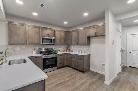 Kitchen - Strong Road, Spokane, WA 99208 photo 5 of 6