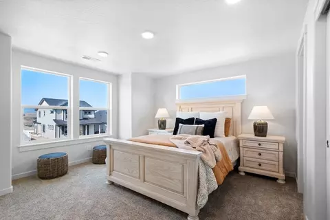 Bedroom - Strong Road, Spokane, WA 99208 photo 1 of 11