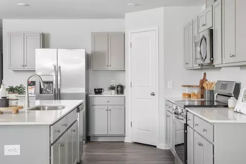 Kitchen - 992 Gregory Fork Rd, Richlands, NC 28574 photo 4 of 5