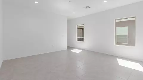Living - 3985 E Market St, Tucson, AZ 85706 photo 4 of 8
