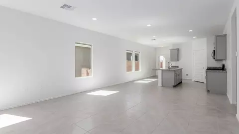 Living - 3985 E Market St, Tucson, AZ 85706 photo 5 of 8
